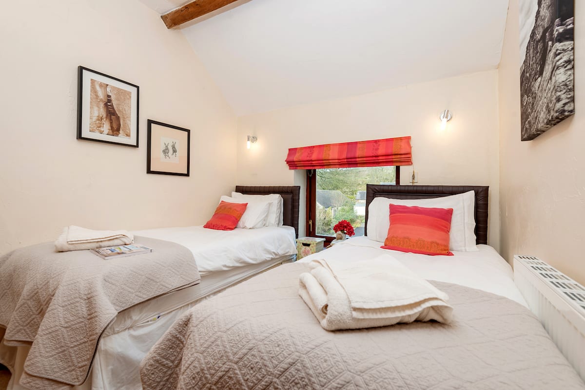 Lomas Cottage Double Bedroom