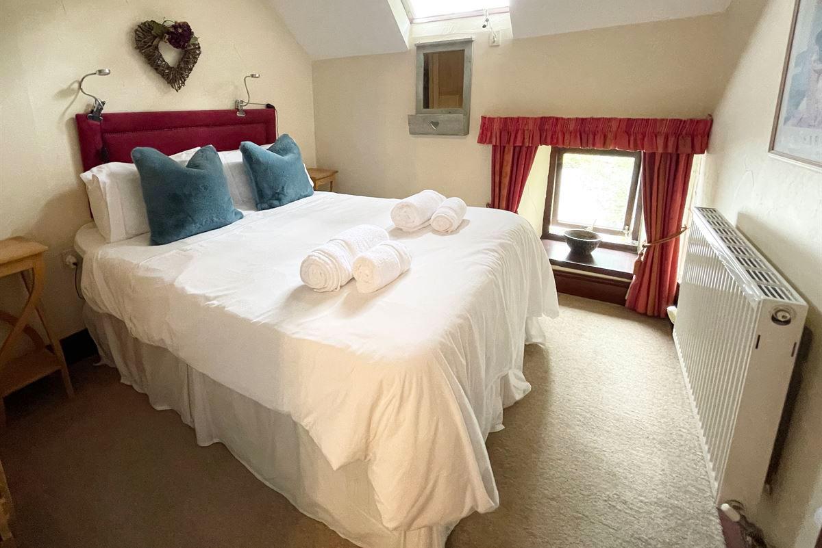 Critchlow Cottage Double Bedroom