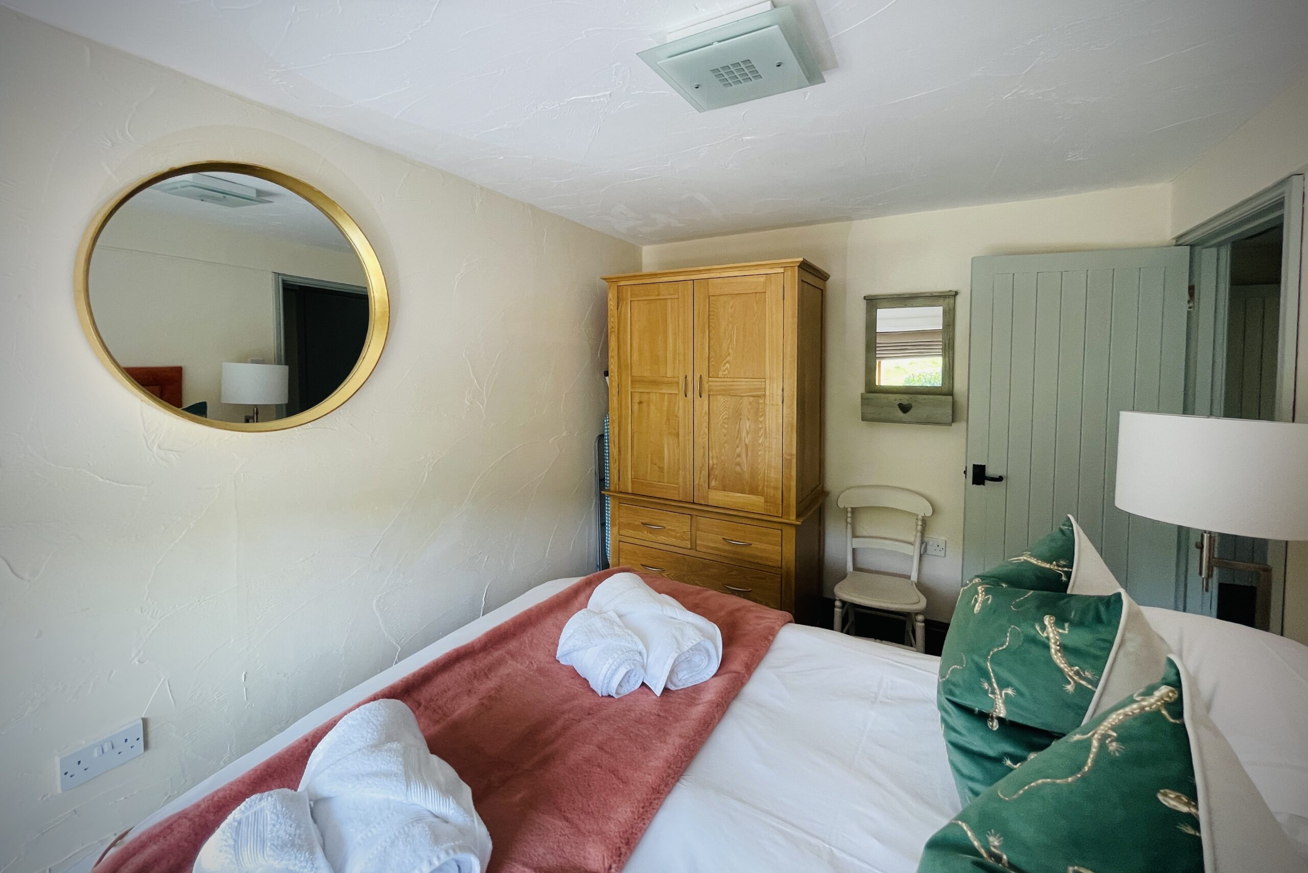 Nadin Cottage Double Bedroom With Kingsize Bed