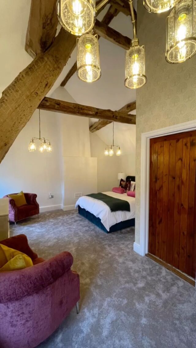 Far from the madding crowd lies a little bit of luxury. We all need that in our lives.#peakdistrictnationalpark #peakdistrict #visitpeakdistrict #holidaycottages #luxuryholidaycottages #derbyshire #buxton #girlsweekendaway #girlsweekend #weekendaway #weekendvibes #weekendmood