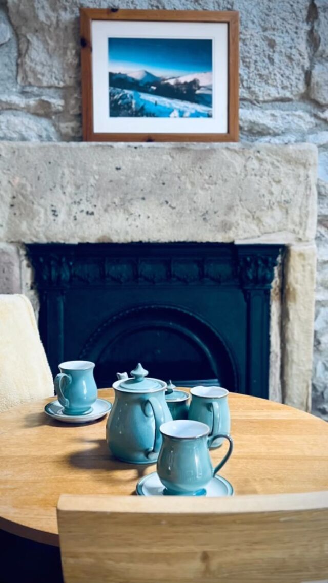 Everyone needs a bit of love on Fridays.Walker’s Rest Cottage - the perfect location for two. #wheeldon #wheeldontrees #countrycottages #visitengland #visitpeakdistrict #peakdistrict #peakdistrictnationalpark #luxurycottages