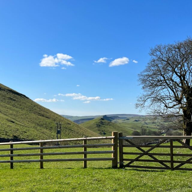 Join us in the slow lane at our award-winning cottages this summer. Just a few of our favourite images.#holidaycottages #cottageholidays #holidayhome #peakdistrict #peakdistrictholiday #placestostay #modernvintage #homeinterior #airbnb #decor #farmhousedecor #beautifuldestinations #englishcottage #vacationhome #englishhome #travel #explore #interiors