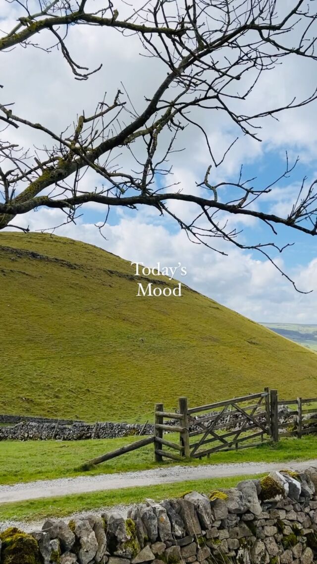 Hurray for the bank holiday.#peakdistrict #derbyshire #bankholiday #englishsummer#peakdistrictnationalpark #holidaycottages #holidays #weekendaway #weekendvibes