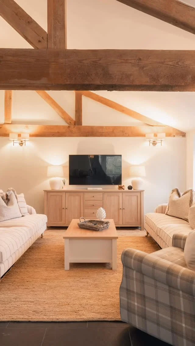 Reimagined. Refreshed. Ready.Heres a sneak peek of our newly renovated cottagesWe hope you all love them as much as us 🤍#peakdistrict #derbyshire #interiordesign #holidaycottages #englishcountryside